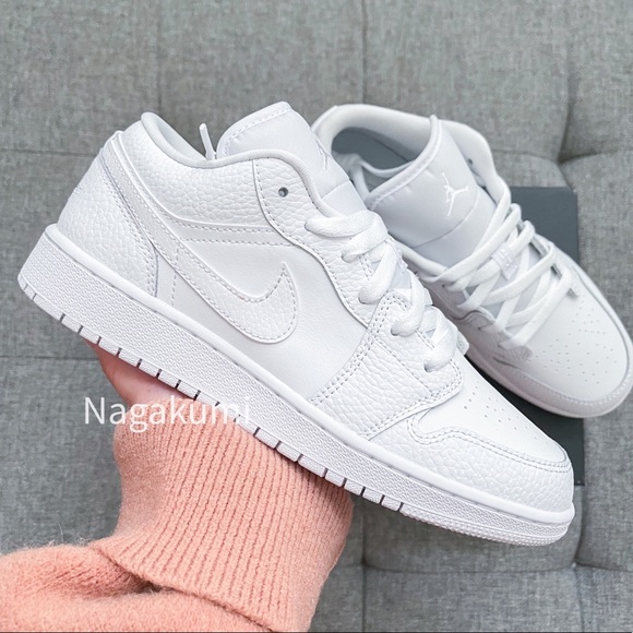 Jordan Shoes - 🤍🐰Nike air Jordan 1 low triple white shoes